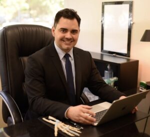 Dr Alfonso Galvarro